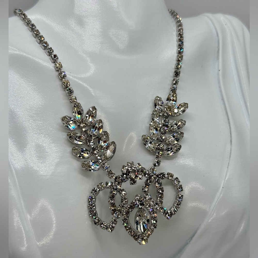 Vintage 3D Rhinestone Crystal Floral Vine Leaf Choker Necklace w Hook Clasp 14”